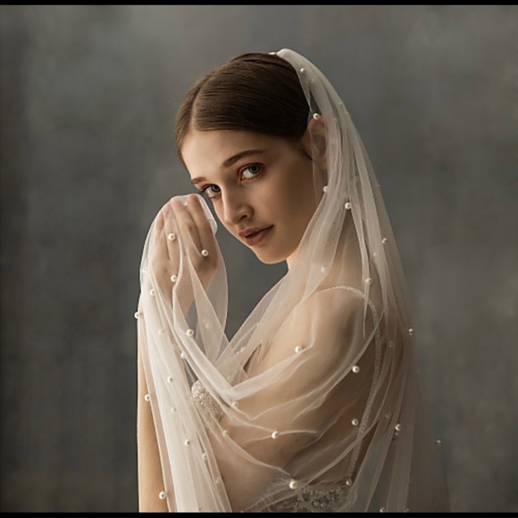 Wedding veil with pearls - Picture 5 of 9